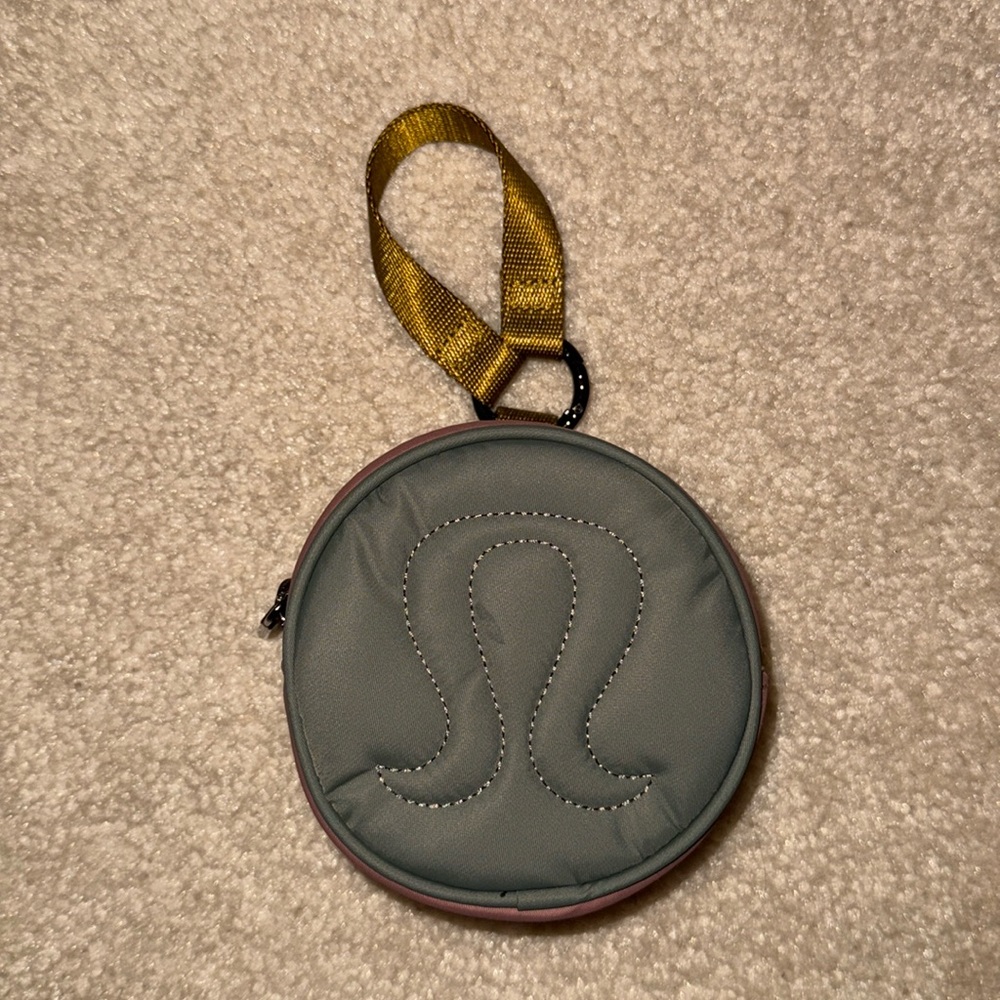 Lululemon pouch